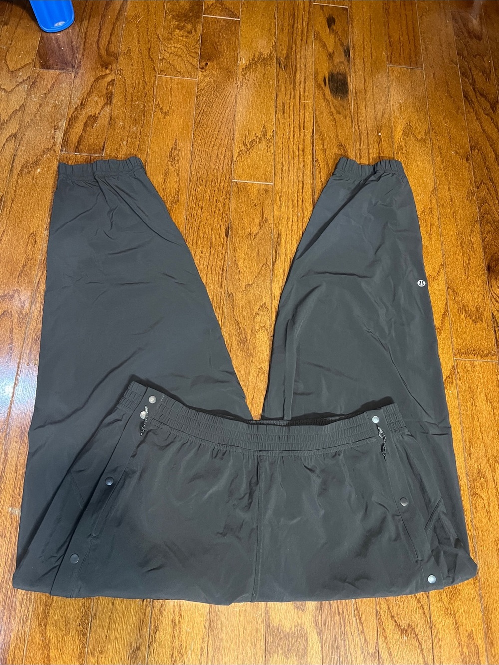 176. Lululemon size 14 Tear Away Mid Rise Track Pant Gray 14 - Picture 10 of 13